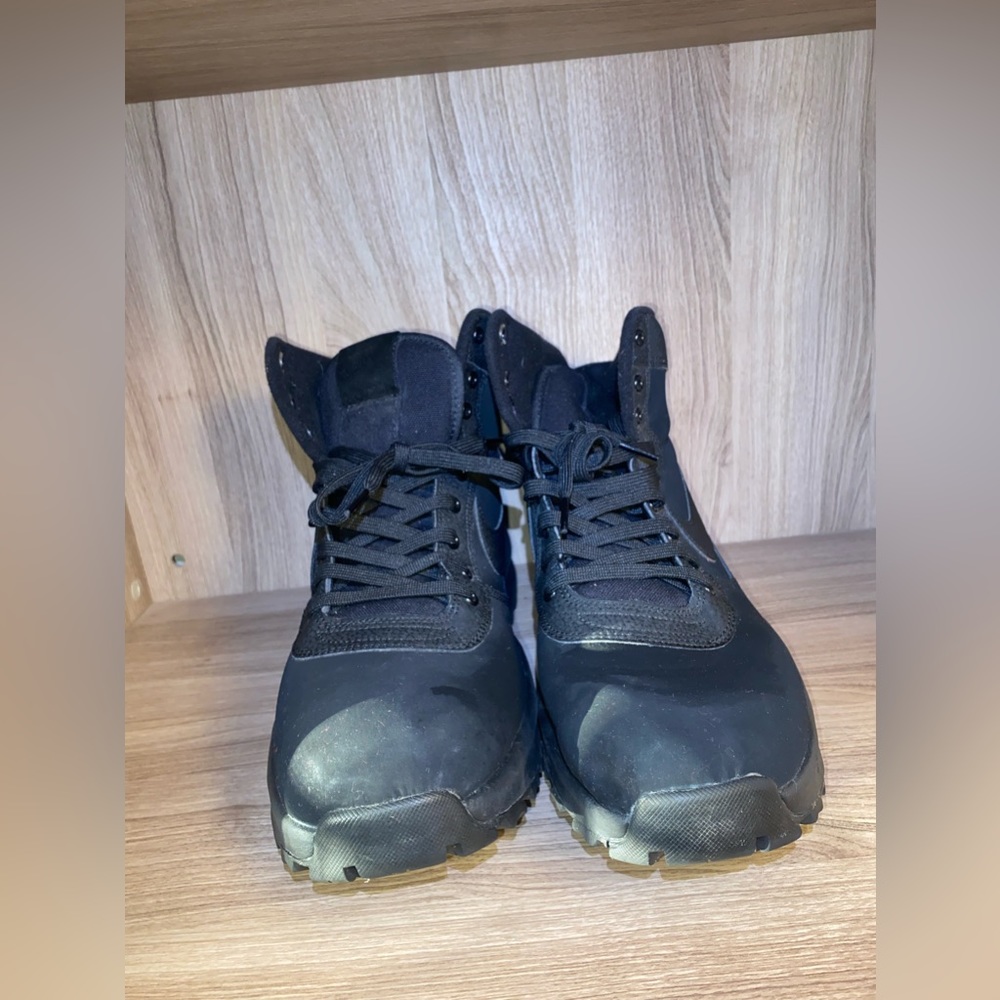 Nike Triple Black Manoadome Boots